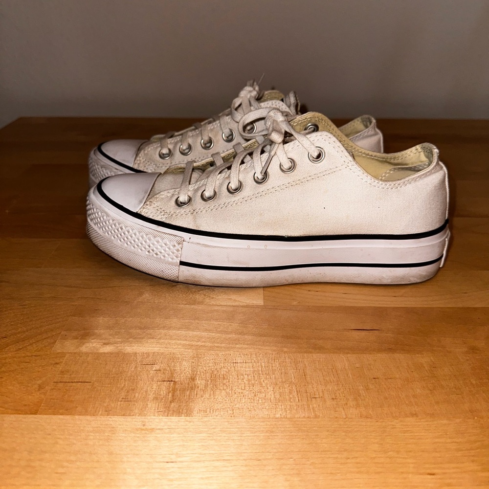 White platform Convers